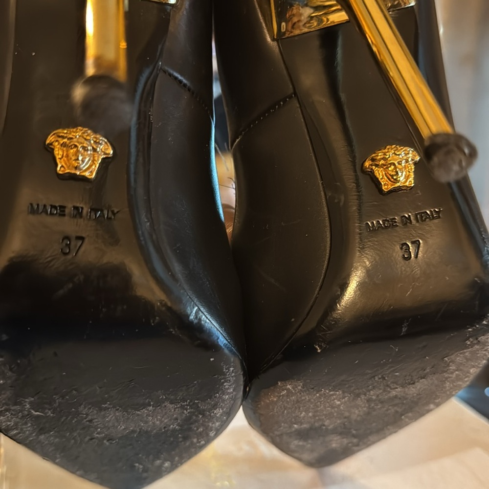 Versace - Picture 5 of 6
